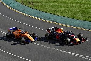 FIA explica porque Verstappen precisou deixar Alonso passar