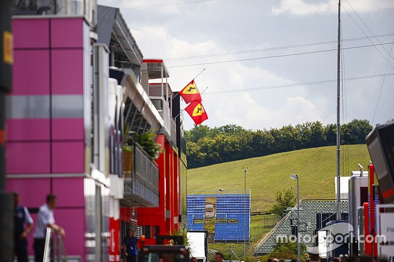 Valójában milyen érzés belépni az F1-es paddockba?