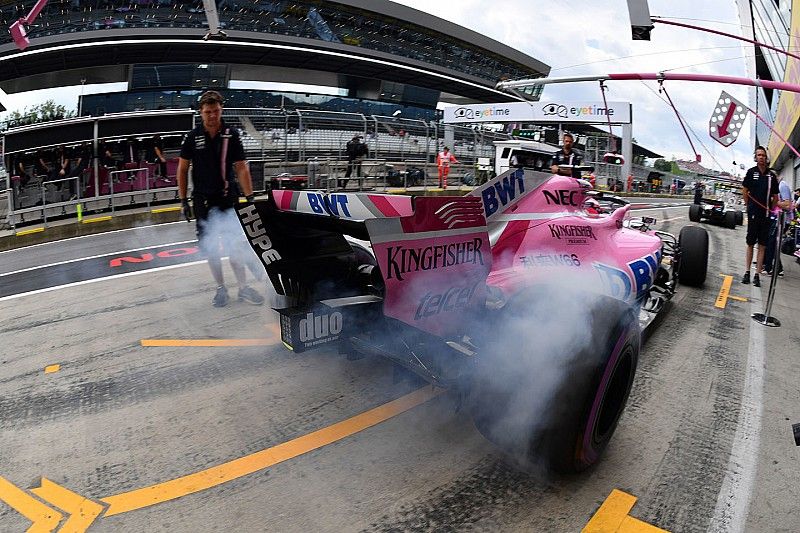 Sergio Perez, Force India VJM11 y humo de neumáticos