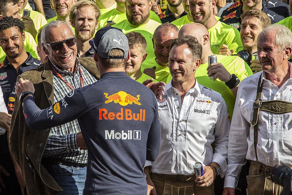 Race winner Max Verstappen, Red Bull Racing celebrates with Dietrich Mateschitz, CEO and Founder of Red Bull, Christian Horner, Red Bull Racing Team Principal, Dr Helmut Marko, Red Bull Motorsport Consultant and the team