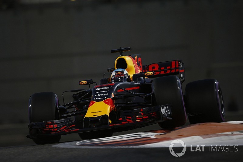 Red Bull, 2018 sezonu öncesinde takım logosunu değiştirdi