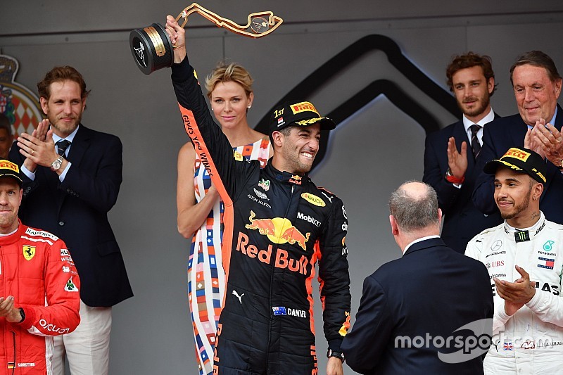 Formel 1 Monaco 2018: Ricciardo rettet sich mit Defekt zum Sieg!
