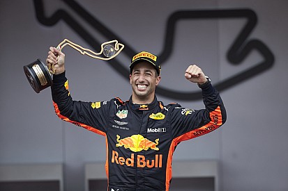 Ricciardo opent jacht op WK-leiders na zege in Monaco