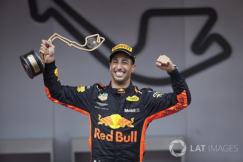 Ricciardo opent jacht op WK-leiders na zege in Monaco