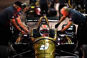 Schmidt Peterson hunting for Hinchcliffe’s oval car issues