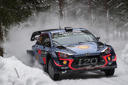 WRC Zweden: Neuville nipt aan de leiding
