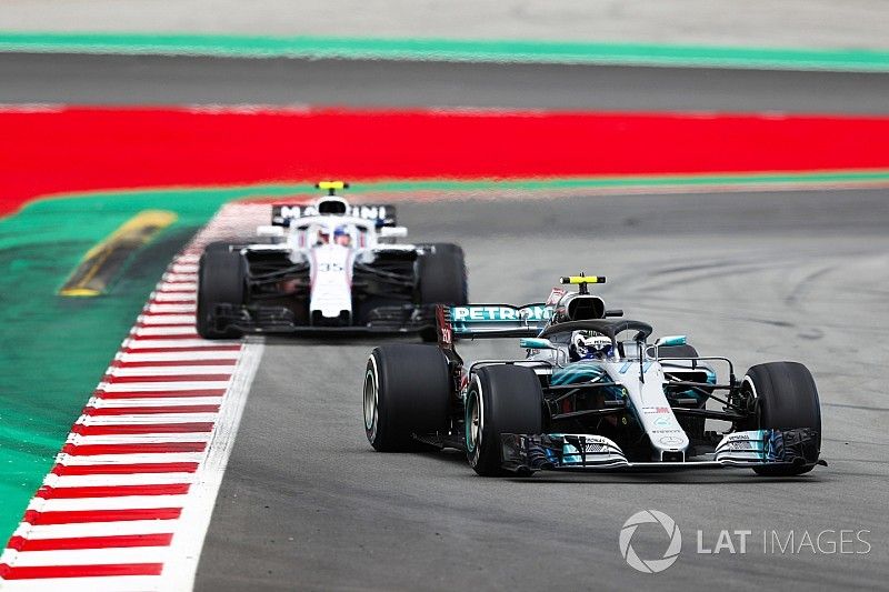 Valtteri Bottas, Mercedes AMG F1 W09, Sergey Sirotkin, Williams FW41