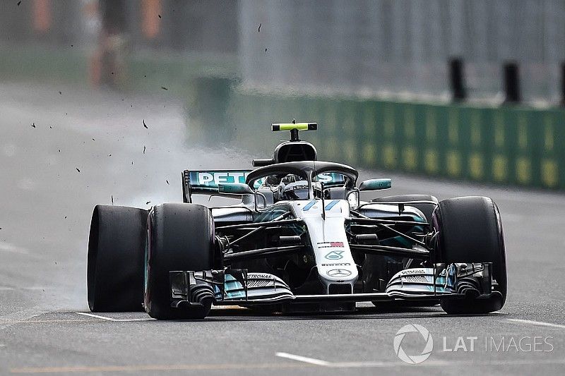 Valtteri Bottas, Mercedes-AMG F1 W09 EQ Power+ lekke band