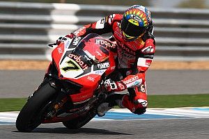 Ducati: Davies sbaglia a Buriram e Rea scappa. Problemi ai freni per Melandri