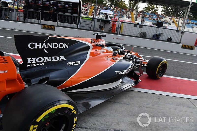 Fernando Alonso, McLaren MCL32 avec le Halo