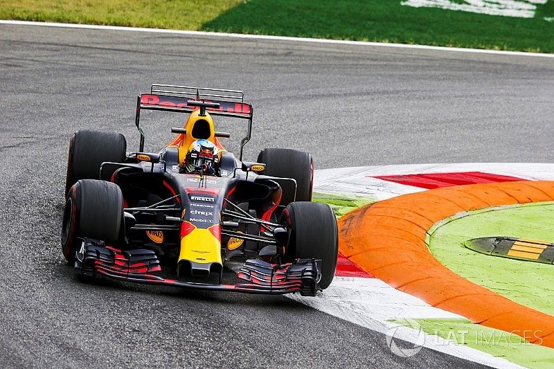 Gearbox change adds to Ricciardo grid penalty