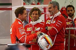 Vettel veut le maintien d'Arrivabene, "leader respecté" chez Ferrari