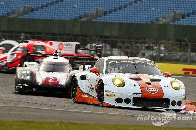 #86 Gulf Racing Porsche 911 RSR: Michael Wainwright, Ben Barker, Nick Foster