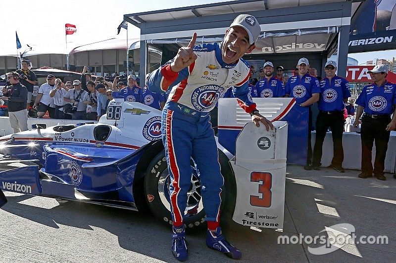 Polesitter Helio Castroneves, Team Penske Chevrolet