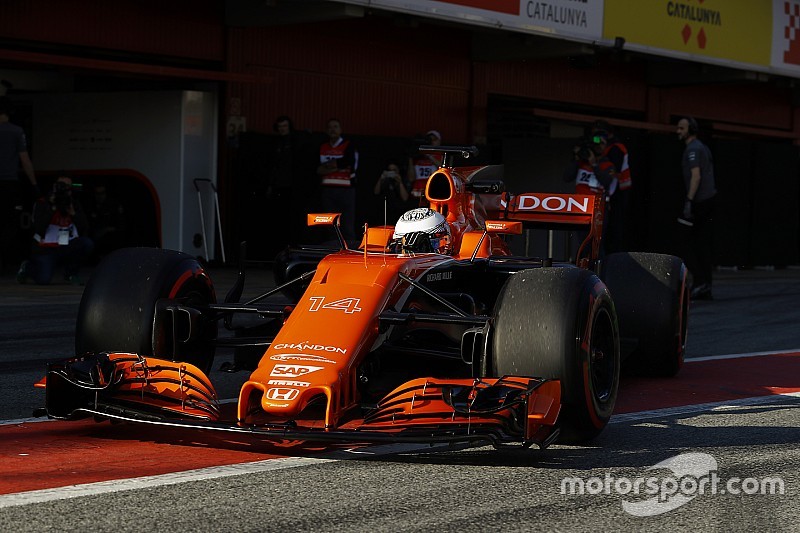 【F1】アロンソ「ファンがここ数年のF1マシンの容姿を忘れるのを願う」