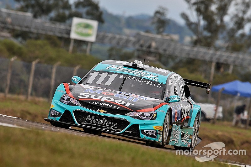 Fraga overcomes rain and Barrichelo wins using strategy in Buenos Aires