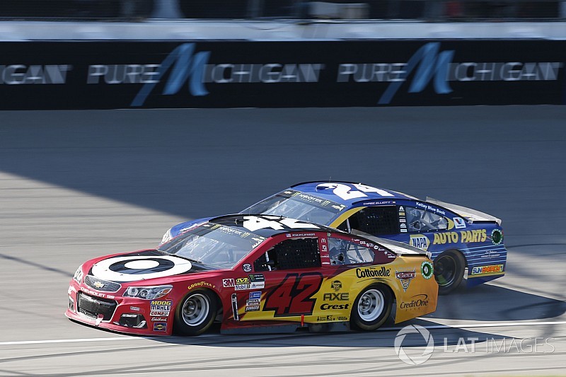 NASCAR Michigan: Kyle Larson hält Chase Elliott auf Distanz
