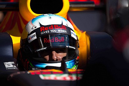 Ricciardo: "¡Pobre Alonso! Me encantaría que estuviera delante"