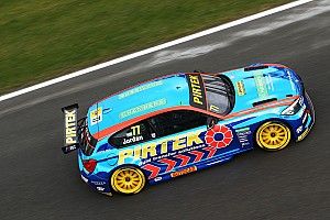 BTCC: Brands Hatch Indy'de üç yarışta üç farklı kazanan