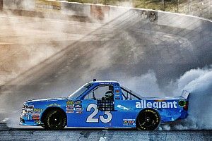 Elliott aprovecha error de Bell y triunfa en Martinsville
