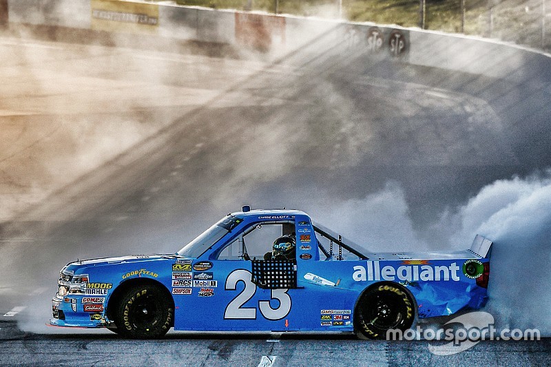 Elliott aprovecha error de Bell y triunfa en Martinsville