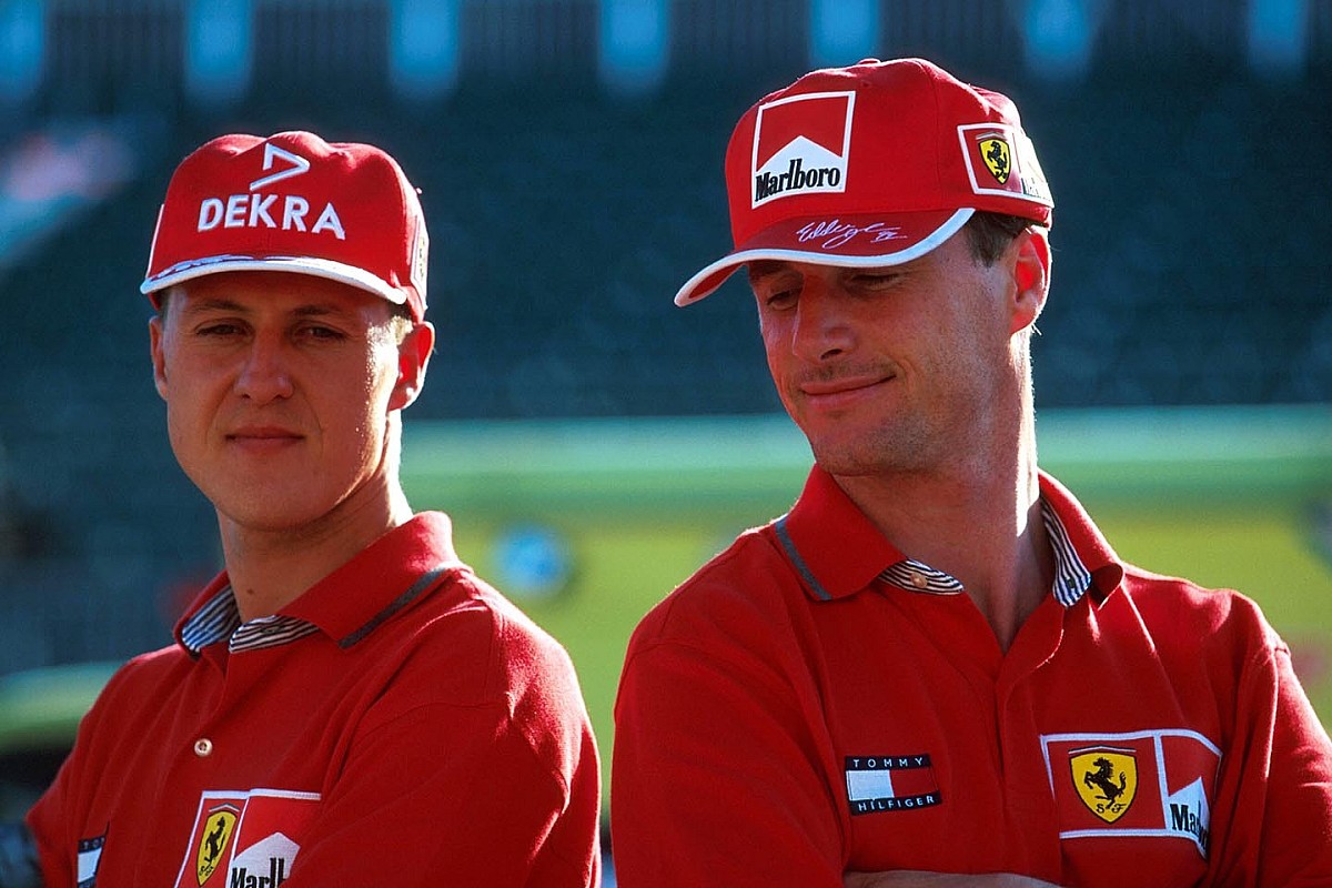 Schumacher egykori csapattársa, Eddie Irvine megnevezte, ki a legjobb a mezőnyben...
