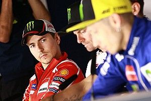 Quem foi melhor? Veja inícios de Rossi e Lorenzo na Ducati