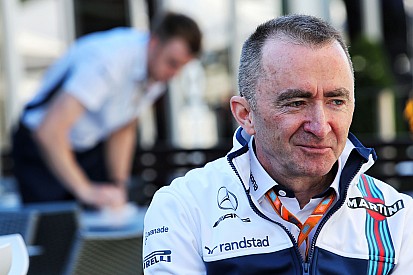 Lowe: "Williams deve fare un gioco di squadra come fa Mercedes!"