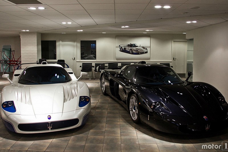 PHOTOS - Deux Maserati MC12 réunies dans la même pièce !