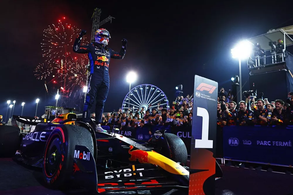 Le vainqueur Max Verstappen, Red Bull Racing