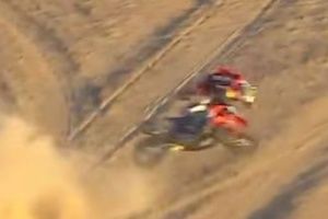 V&iacute;deo: &iexcl;ca&iacute;da de Tosha Schareina y se aleja el liderato del Dakar!
