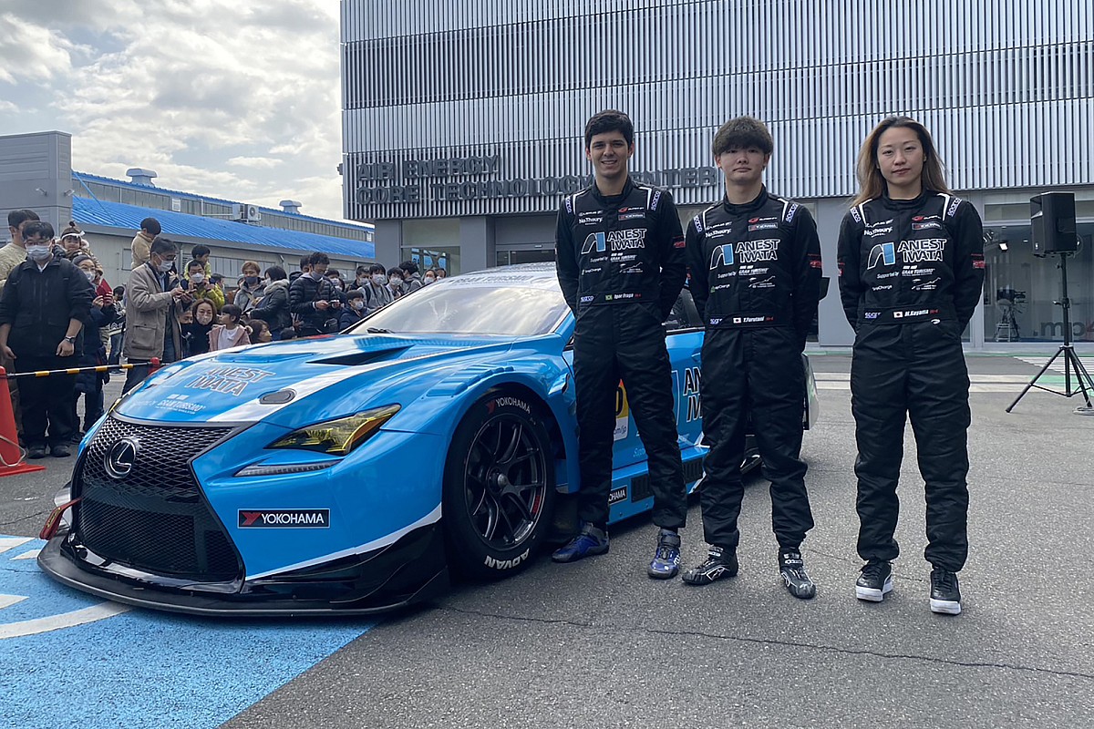 ANEST IWATA Racing始動！ 鮮やかブルーのRC F GT3がフラガ、古谷
