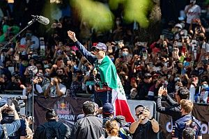Perez tudja: a Red Bullt is nyomasztja a „trükkös” mexikói csapatutasítás kérdése