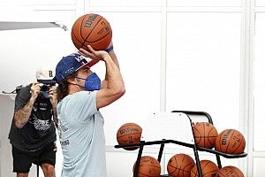 Alonso sobre Hamilton: "Juega al baloncesto con una canasta más grande"