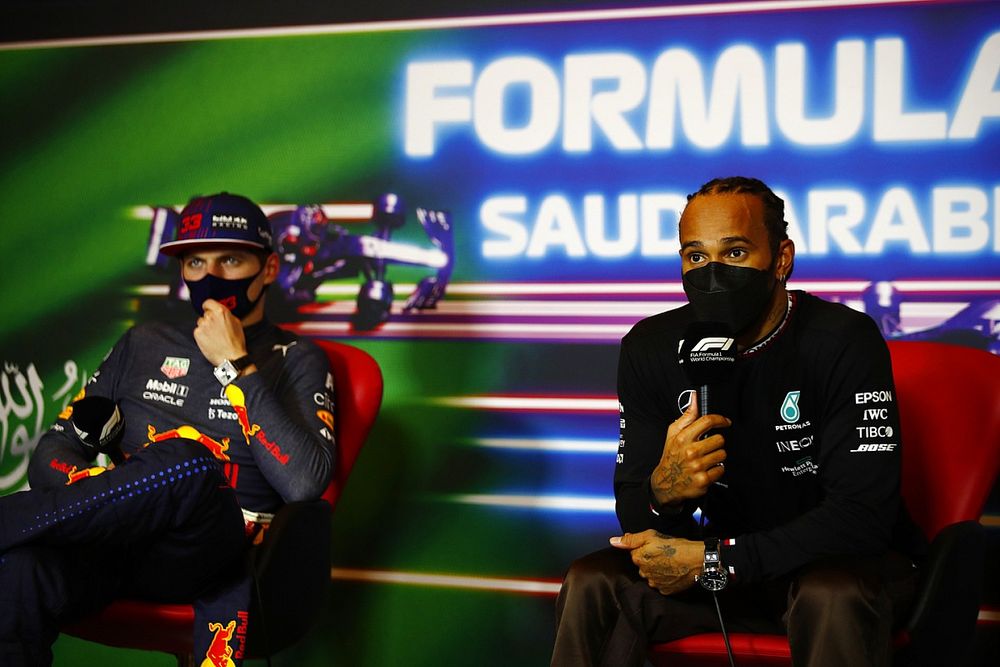 Dit schreven internationale media over Verstappen en Hamilton in Jeddah