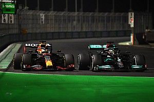 Hasil F1 GP Arab Saudi: Balapan Gila, Hamilton Asapi Verstappen