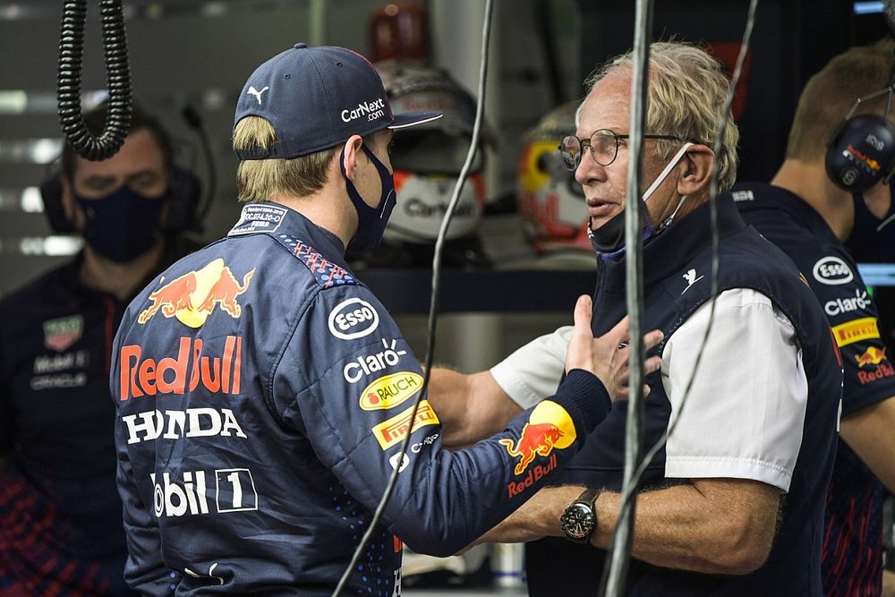 Max Verstappen, Red Bull Racing, con Helmut Marko, asesor de Red Bull Racing