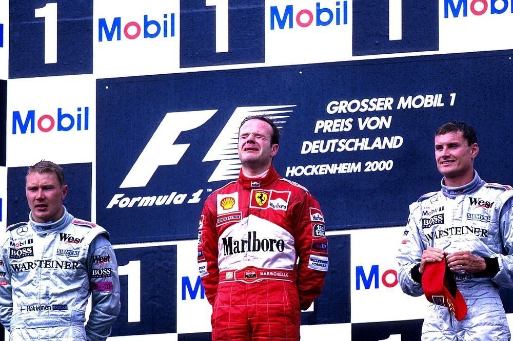 Chuva, invasão e Schumacher encantado: 25 anos depois, Barrichello relembra primeira vitória na F1