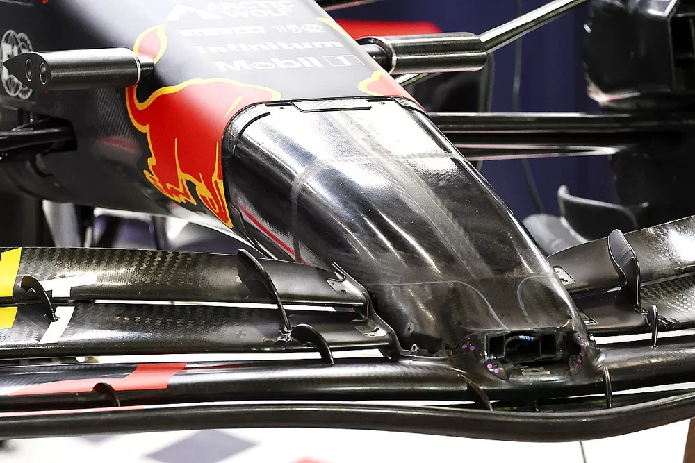 Frontal del Red Bull Racing RB18 