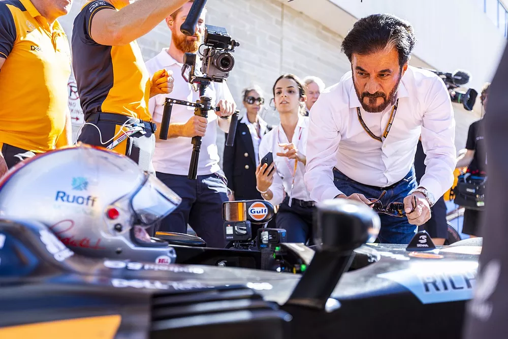 Mohammed bin Sulayem, pr&eacute;sident de la FIA, et Mario Andretti