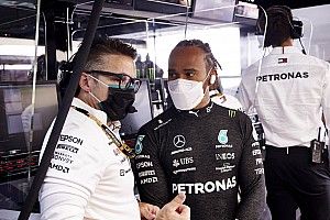 A Mercedes továbbra sem érti, hogyan tudta Verstappen megelőzni őket