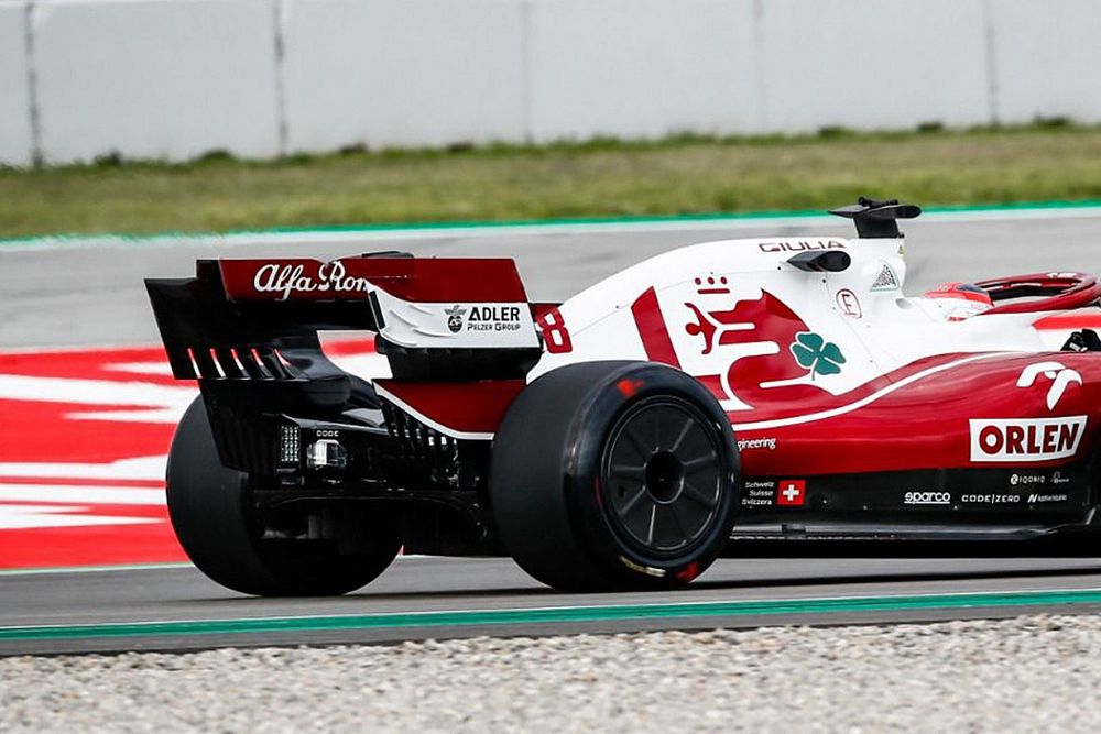 Alfa Romeo, 2022'de kullanılacak aerodinamik tekerlek kapağıyla ilk sürüşünü yaptı