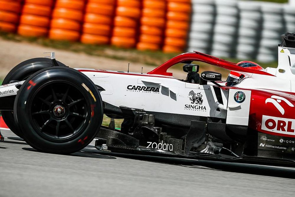 Robert Kubica, Alfa Romeo Racing C41, teste les pneus Pirelli 18 pouces pour 2022