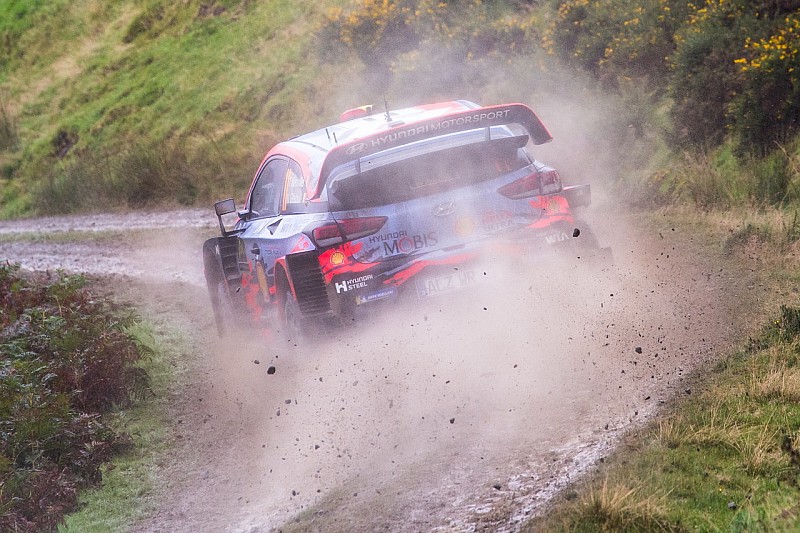 WRC, Rally Galles, PS16: Neuville continua a spingere forte