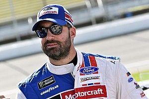 Menard lidera la práctica final en Indy y Suárez 27°