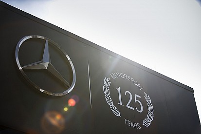 Hamilton: "Henüz Mercedes'le sözleşme görüşmesi yapmadım"