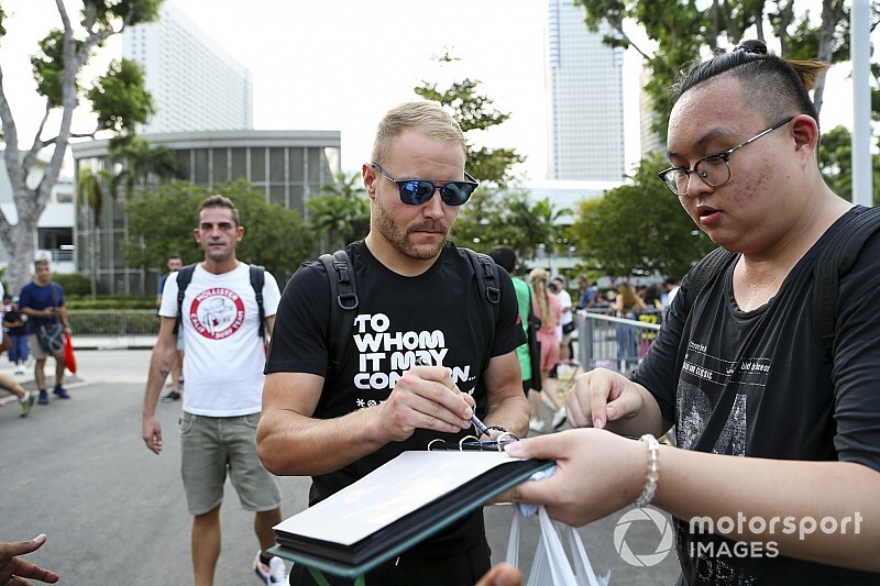 Bottas, Singapur'da duble umuyor