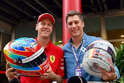 Vettel újabb érdekes sisakcseréje, ezúttal Szingapúrban