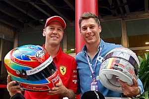 Vettel újabb érdekes sisakcseréje, ezúttal Szingapúrban