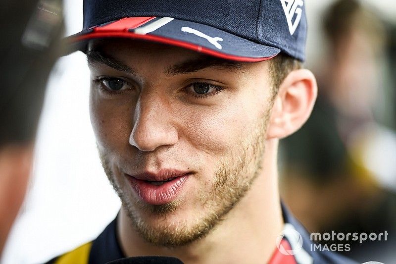 Pierre Gasly, Red Bull Racing habla con los medios de comunicación